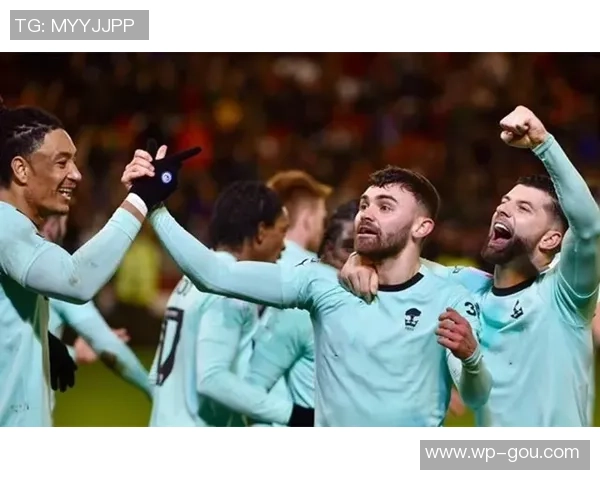 英足总杯激战曼联对阵狼队精彩回顾与赛后分析